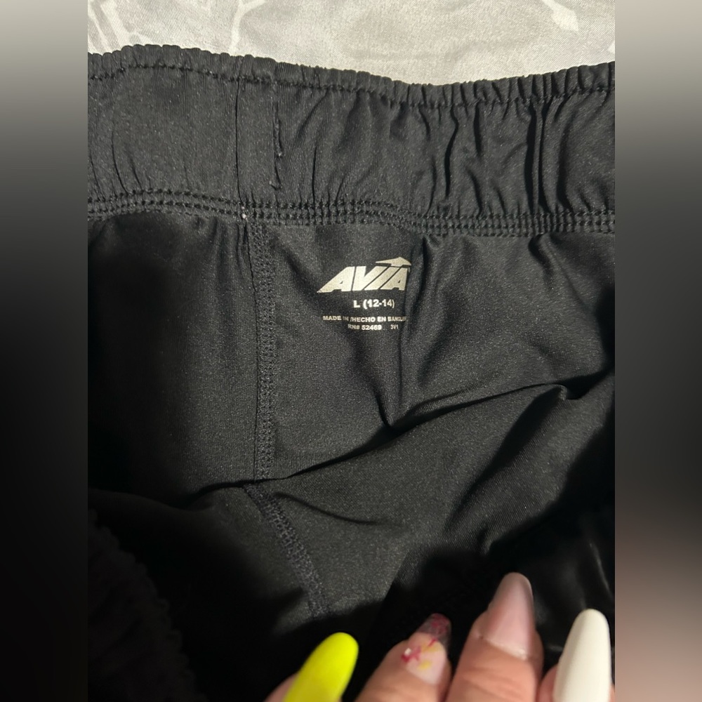 🔥Like new Avia Black sport shorts with spandex liner &pockets-size L 12-14 - Picture 5 of 16